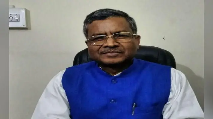 रांची : एक बेड पर चार बच्चे, अलग अलग हो इलाज : बाबूलाल मरांडी