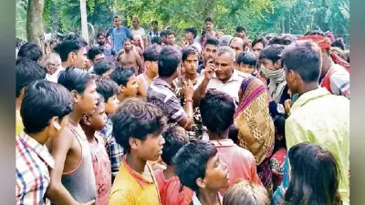 दरभंगा : आंगनबाड़ी खाली कराने पहुंची पुलिस को बनाया बंधक