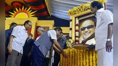 करूणानिधि की याद में रखी स्मृति बैठक, भाजपा विरोधी बैठक में हुई तब्दील, गडकरी भी थे मौजूद