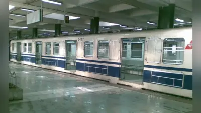 मेट्रो स्टेशन पर आत्महत्या की कोशिश, ट्रेन सेवाएं बाधित