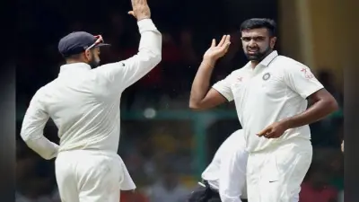 बल्लेबाजी कोच संजय बांगड़ ने लगायी पांड्या और अश्विन की क्लास, कहा मुफ्त में विकेट गंवाया