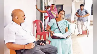 दुमका : नेत्रहीन आवासीय विद्यालय की बच्चियों ने लगाये गंभीर आरोप, संचालक करते हैं अश्लील हरकत और बातें