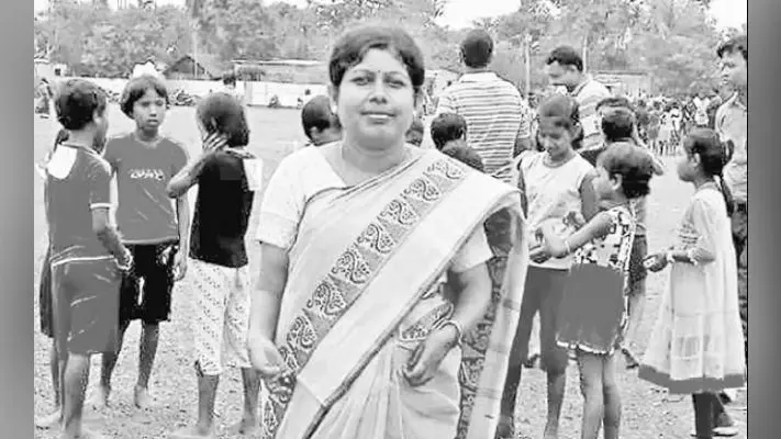 रायगंज : शारीरिक अक्षमता को मात देते हुए बनीं शिक्षिका