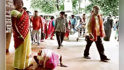 गंभीर रूप से बीमार महिला जब इलाज के बाद ठीक होकर लौटने लगी तो रिम्स के डॉक्टरों को कुछ इस तरह किया धन्यवाद