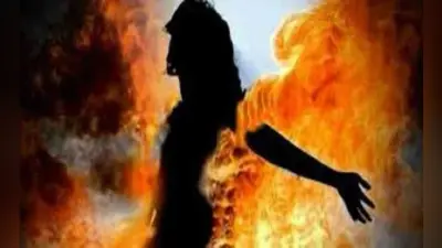 छेड़छाड़ का विरोध करने पर जलायी गयी छात्रा ने अस्पताल में दम तोड़ा