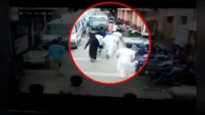 VIDEO : भीड़ ने पुलिस जीप पर किया हमला, उठा ले गये लड़की को, जानिए पूरा मामला