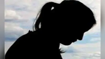 जिला टॉपर छात्रा ने की आत्महत्या, पिता ने थाने में दर्ज करायी शिकायत