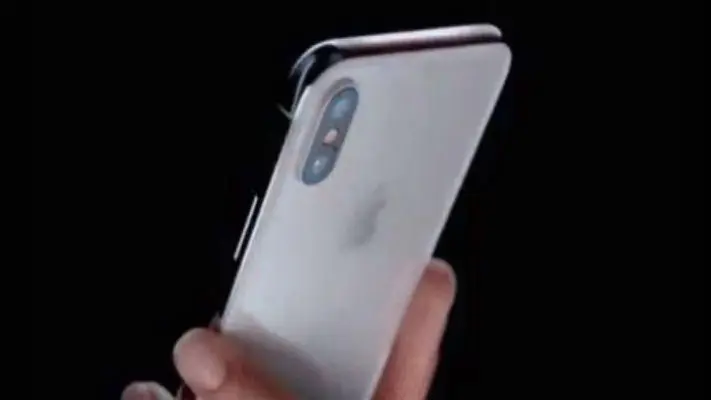 #ApplePhone: बड़ी स्क्रीन की चाह रखने वाले यूजर को आज एप्पल दे सकता है यह खुशखबरी