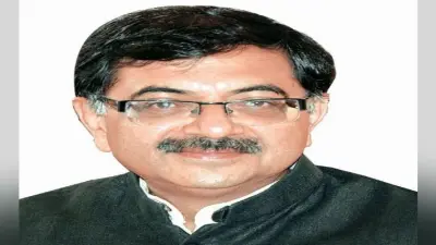 देश बड़ा या पारिवारिक सामंतशाही