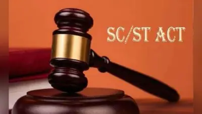 घर के बाहर प्रदर्शन करने वालों पर पार्षद ने दर्ज कराया SC-ST एक्ट के तहत मुकदमा