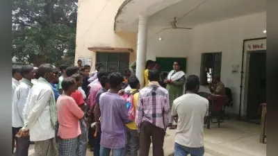 गुमला : CO व BDO पर भरोसा नहीं, थानेदार के पास पहुंचे ग्रामीण, कहा- बिजली समस्या दूर करें