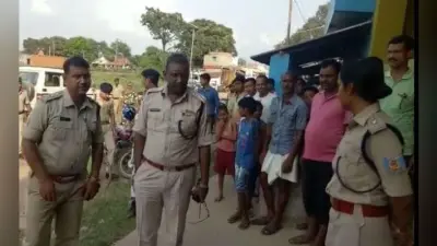 जामताड़ा : बैंक लूट के बाद जायजा लेने पहुंचे डीआईजी राजकुमार, 5 अपराधियों ने दिया घटना को अंजाम