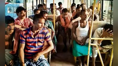 अवैध बालू खनन में 21 मजदूर गिरफ्तार और एक नाव जब्त