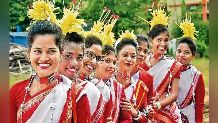 करमा आज, थिरक उठे पांव, दमक उठे चेहरे, गीत, बांसुरी, फूल और सौंदर्य का है यह पर्व
