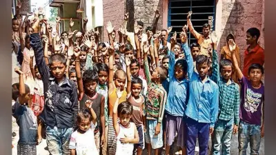 मसौढ़ी : स्कूल के बगल में गिरा तार, बाल-बाल बचे छात्र, किया प्रदर्शन