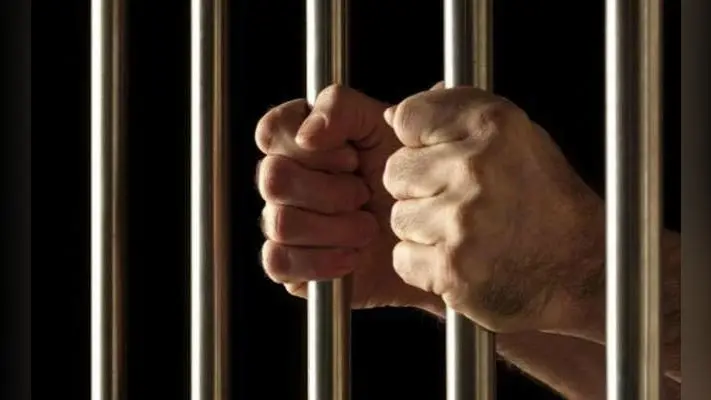 चाईबासा : दुष्कर्म मामले में पिता को उम्रकैद और बेटे को 12 वर्ष कैद की सजा मिली
