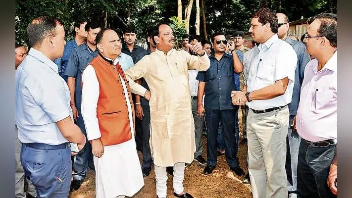 रांची : मोरहाबादी मैदान का निरीक्षण करने पहुंचे मुख्यमंत्री, कहा, टाइम्स स्क्वायर के निर्माण में लायें तेजी : रघुवर दास