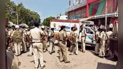 औरंगाबाद : गोह थाने में तोड़फोड़ पुलिस ने की फायरिंग, हाईवा से कुचल छात्र की मौत पर हंगामा