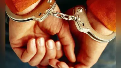 चार वर्षीय बेटे को बार-बार थप्पड़ मारने पर पिता गिरफ्तार, वीडियो वायरल