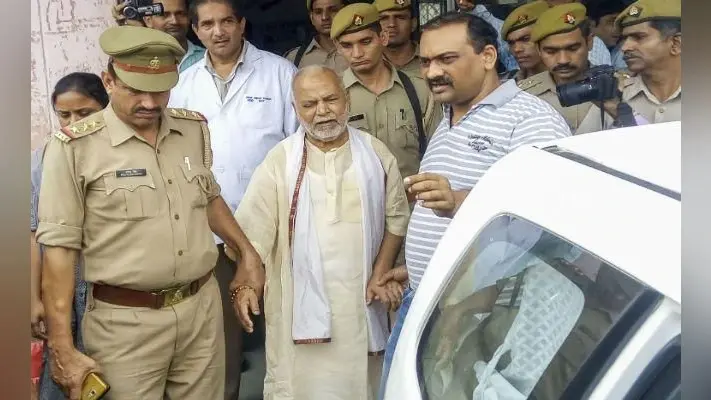 पीजीआई से छुट्टी मिलने के बाद यौन उत्पीड़न के आरोपी चिन्मयानंद की आंख में हुई तेज दर्द, पहुंचे केजीएमयू