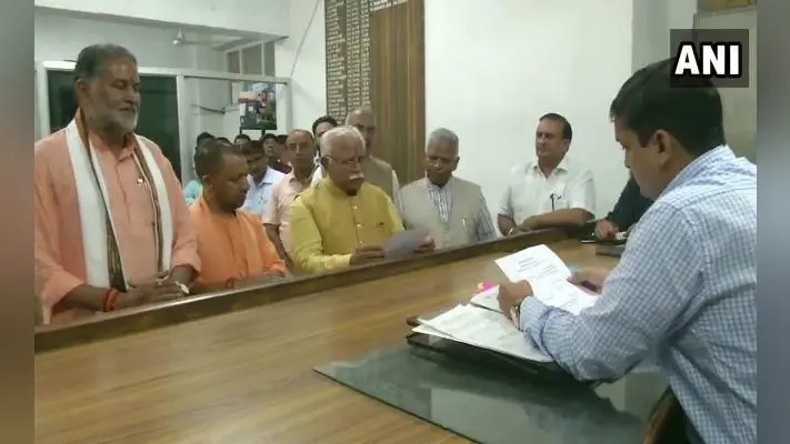 हरियाणा : CM खट्टर ने योगी आदित्यनाथ की मौजूदगी में करनाल सीट से भरा नामांकन