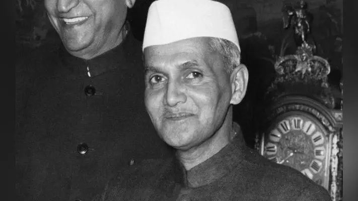 विशेषः जात-पात के खिलाफ थे देश के दूसरे पीएम लाल बहादुर, फिर नाम में कैसे जुड़ा शास्त्री, जानिए ऐसी ही कुछ रोचक बातें