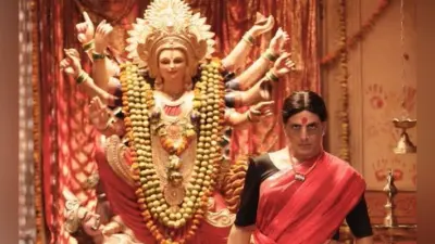 #LaxmmiBomb: साड़ी और बिंदी में दिखे अक्षय कुमार, यूजर्स कर रहे जमकर तारीफ