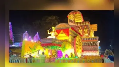 नारी शक्ति को समर्पित, आर आर स्पोर्टिंग का पूजा पंडाल