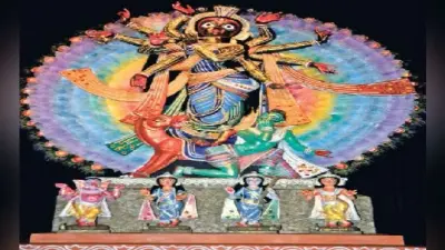 किन्नरों के जीवन को दर्शाता पूजा पंडाल