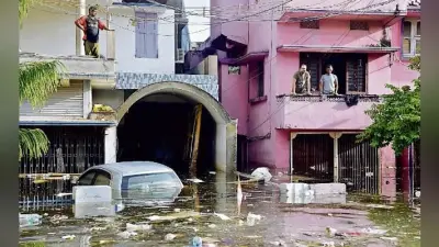 पटना में जलप्रलय : पानी में डूबे वाहन को स्टार्ट किया तो नहीं मिलेगा क्लेम
