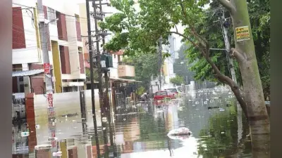 छह दिनों से बारिश नहीं होने के बावजूद जलजमाव, अब भी तीन फुट पानी
