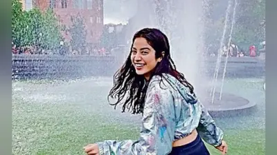 फैंस को भा रहा जाह्नवी का यह हॉट अंदाज