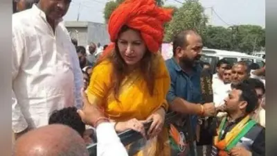 नहीं लगाए ”भारत माता की जय” के नारे, बीजेपी प्रत्याशी सोनाली फोगाट बोली – पाकिस्तान से आए हो क्या ?