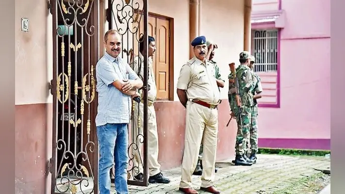 जमशेदपुर : जेल में बंद खनन पदाधिकारी के घर पर एसीबी का छापा