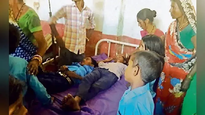 मधेपुर : ….जब एमडीएम में छिपकली देख बेहोश हुए बच्चे
