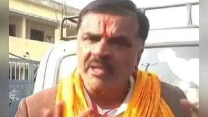 भाजपा विधायक ने मुस्लिमों को बता दिया ‘देशद्रोही”, पार्टी ने भेजा नोटिस