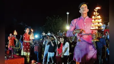 मां गंगा आरती में श्रद्धा व भक्ति का दिखा संगम