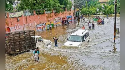 पटना : नगर विकास विभाग के प्रधान सचिव चैतन्य और बुडको के एमडी अमरेंद्र हटे