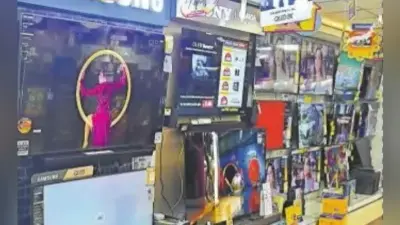 पटना में धनतेरस का बाजार: ऑफर डिस्काउंट व कैश बैक की बहार, जानें क्या खरीदना होगा फायदेमंद