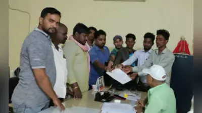 भ्रष्टाचार को लेकर मिशन बदलाव के सदस्यों ने घेरा नगर परिषद कार्यालय
