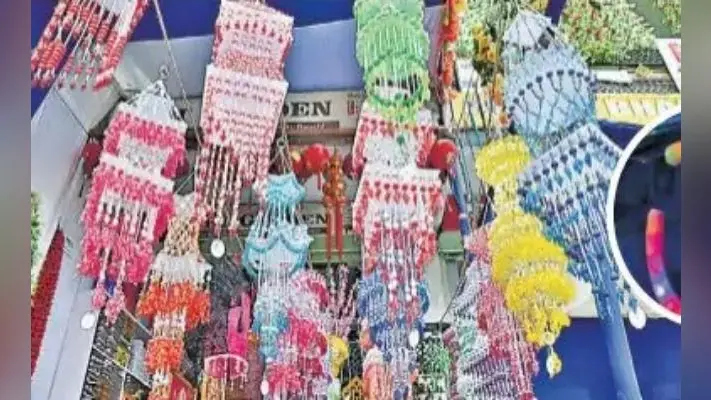 रोशनी पर्व का इंतजार : दीये, लड़ियां और खिलौनों से पट गयी हैं रांची की दुकानें