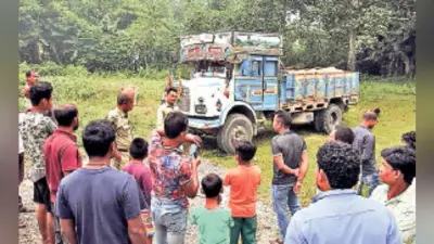 मयनागुड़ी : अवैध खनन के खिलाफ लोगों का फूटा गुस्सा
