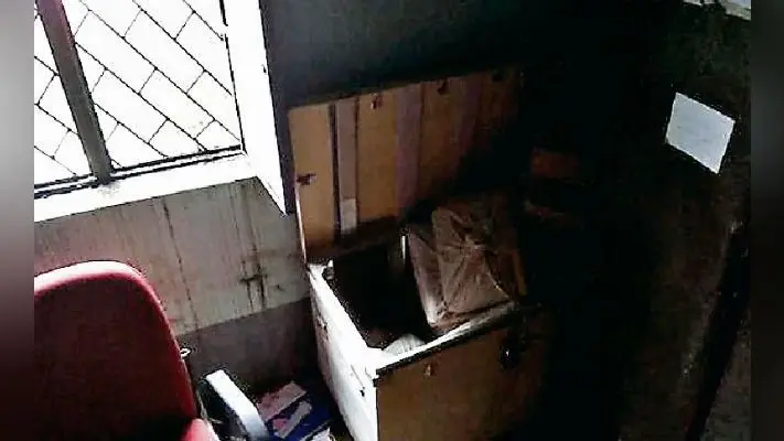 झारखंड ग्रामीण बैंक का ग्रिल काटकर 11 लाख की चोरी