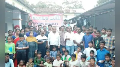 विजन भारत के सदस्यों ने अनाथ व घर से भटके बच्चों के साथ मनायी दिवाली