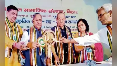 कलम जाति व मजहब से होती है परे : नंदकिशोर यादव