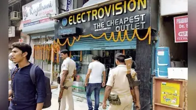 पटना : 66 स्मार्ट टीवी व सात लाख ले गये चोर, चोरों ने खायी मिठाई, फ्रिज से निकाल कर पीया पानी