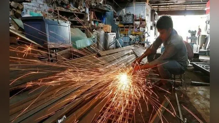 अगस्त में बुनियादी क्षेत्र के आठ प्रमुख उद्योगों का उत्पादन 0.5 फीसदी गिरा