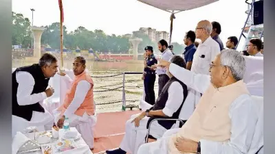 सीएम नीतीश ने छठ घाटों का किया निरीक्षण, कहा-खतरनाक घाटों पर न जाएं