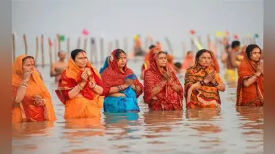 उगते सूर्य को अर्घ्य देकर संपन्न हुआ महापर्व छठ