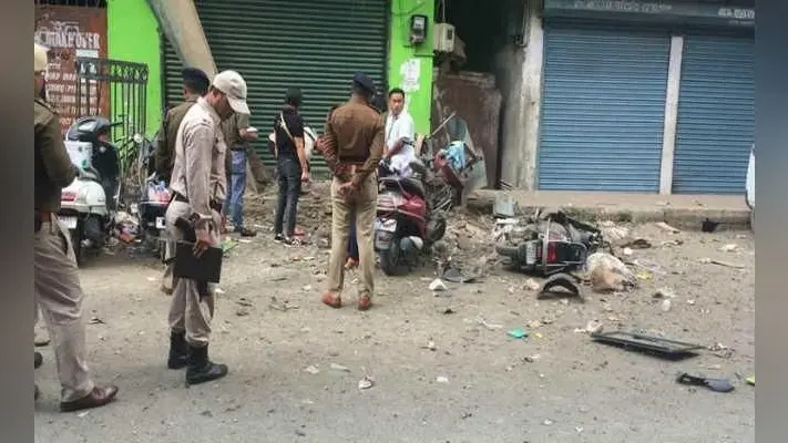इम्फाल में आईईडी विस्फोट, पांच पुलिसकर्मी और एक आम नागरिक घायल
